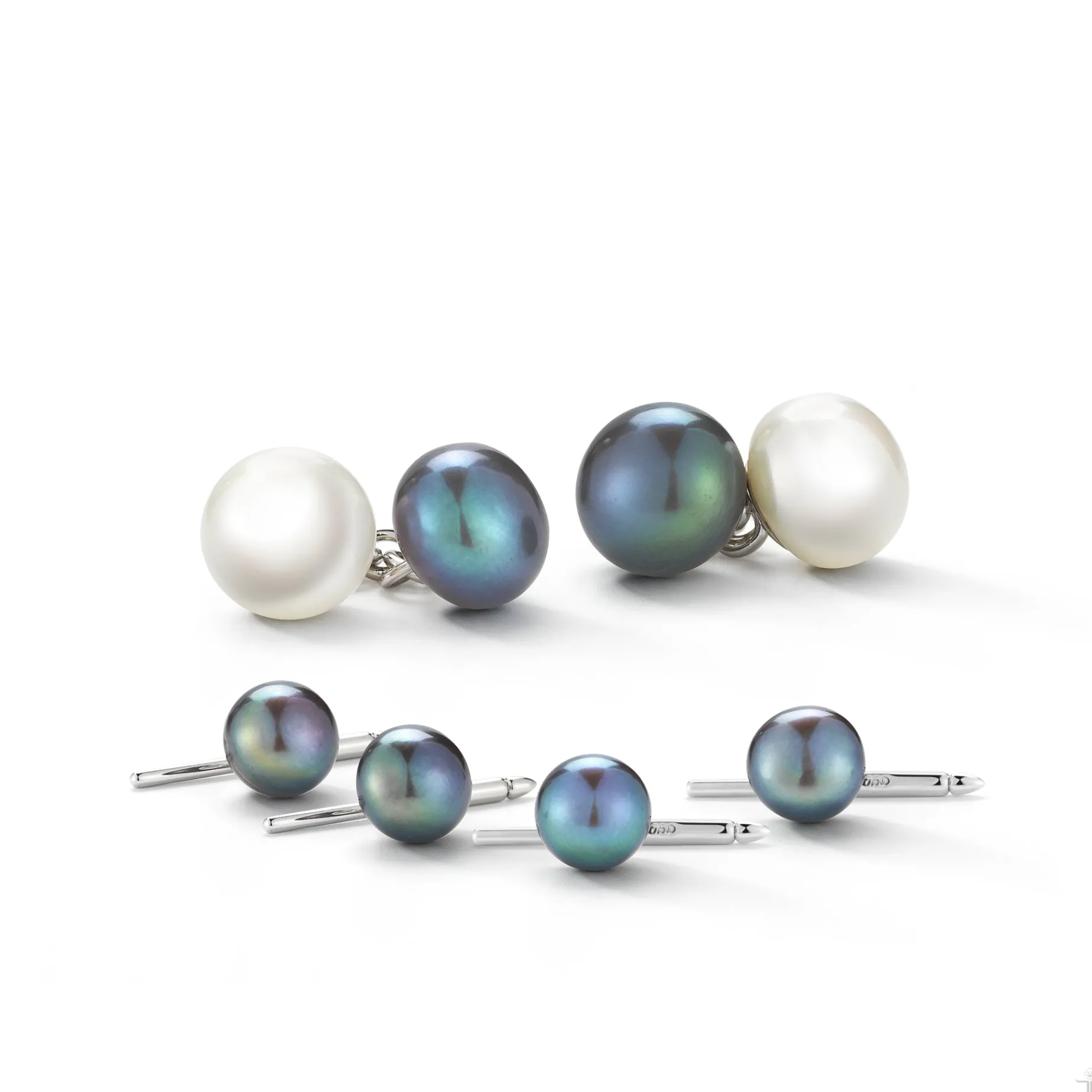 button_cufflinks_amp_stud_0.webp Button Cufflinks & Studs