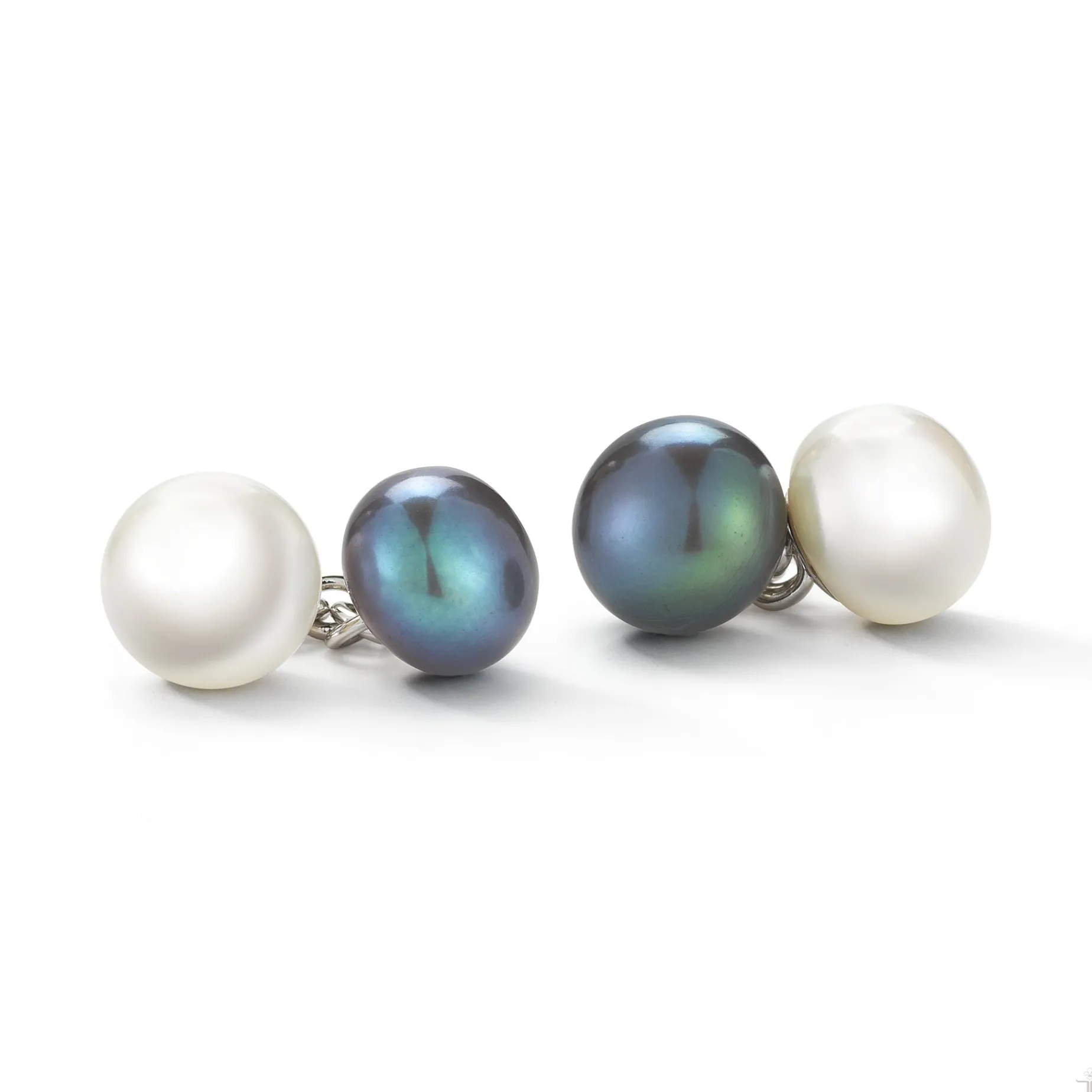 button_cufflinks_amp_stud_3.webp Button Cufflinks & Studs