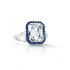 Emerald Calibré Ring