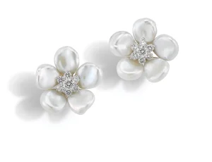 Pearl Petal Earrings in Diamond