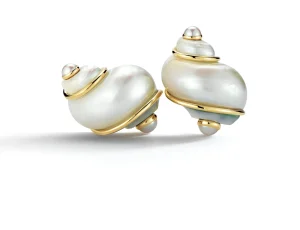 Turbo Shell Earrings in Pearl